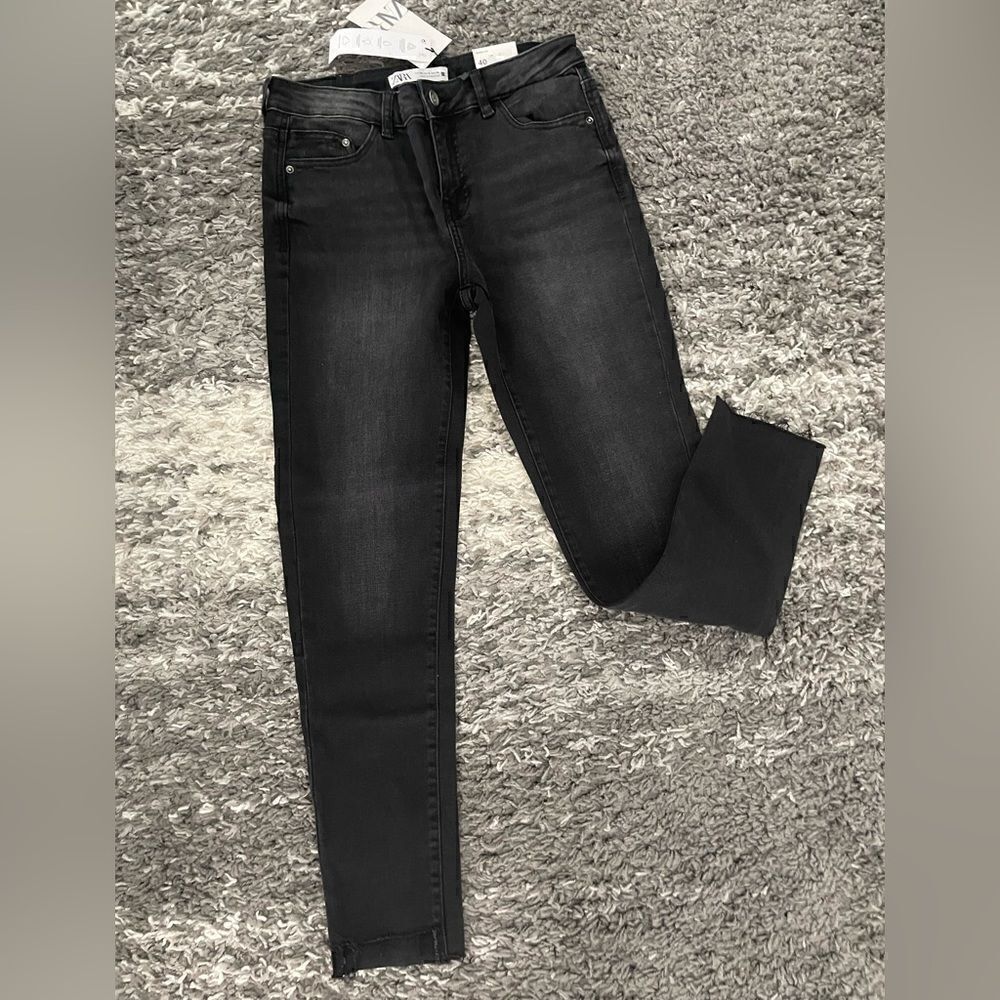 NWT Zara Mid-Rise Jewel Button Skinny Fit Jeans